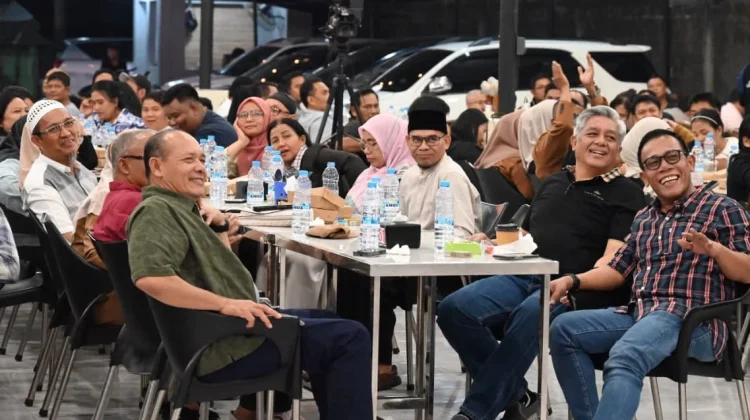 Bupati Tapteng Buka Malam Kebersamaan ASN "Sahata Saoloan"