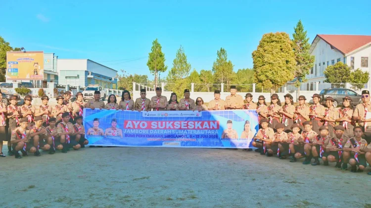 Bupati Humbahas Lepas Kontingen Kwarcab menuju Jambore Daerah XI Sumatera Utara