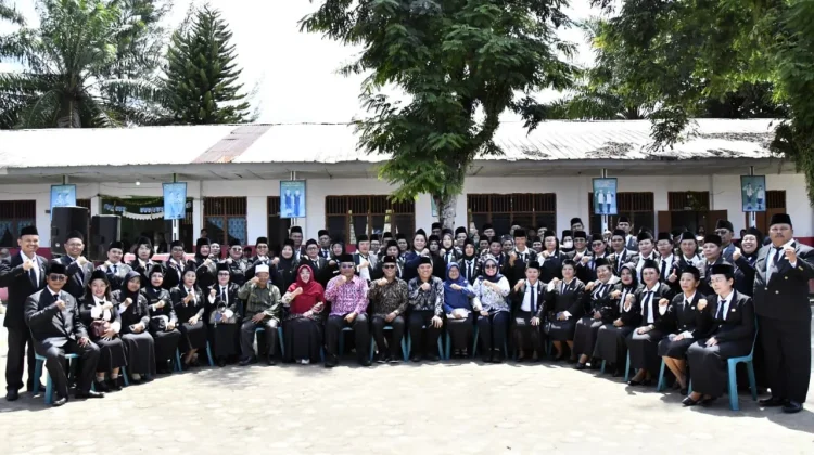 Bupati Tapteng Lantik 71 Kepala Sekolah