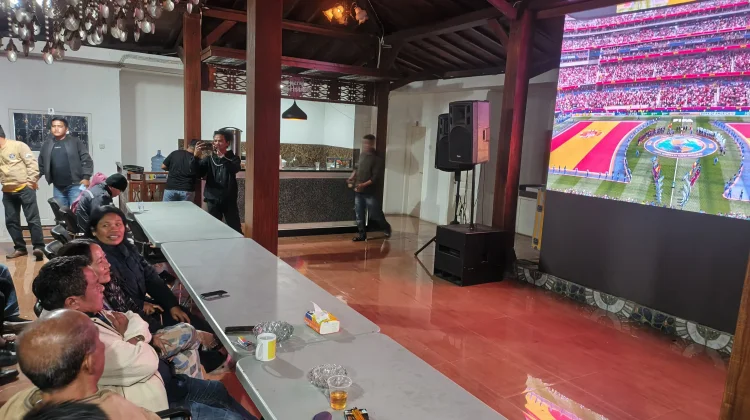 Spanyol vs Belgia, Warga Antusias Nobar di Rumah Marsiurupan Lamhot Sinaga