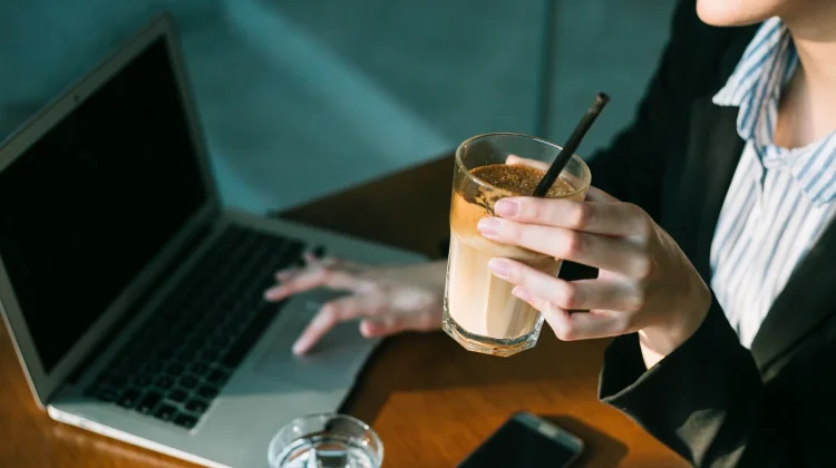 Kopi Susu Kekinian Dari Gaya hingga Bisnis