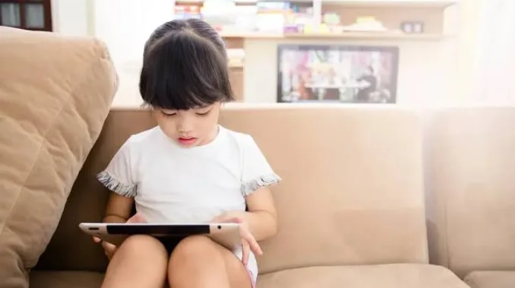 Pola Asuh Anak dan Remaja di Era Digital