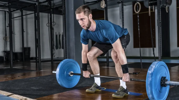 Deadlift Jadi Latihan Favorit Anak Gym