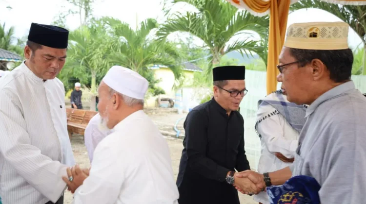 Pj Sekda Madina Hadiri Pengajian Majelis Taklim Baitul Bukhori
