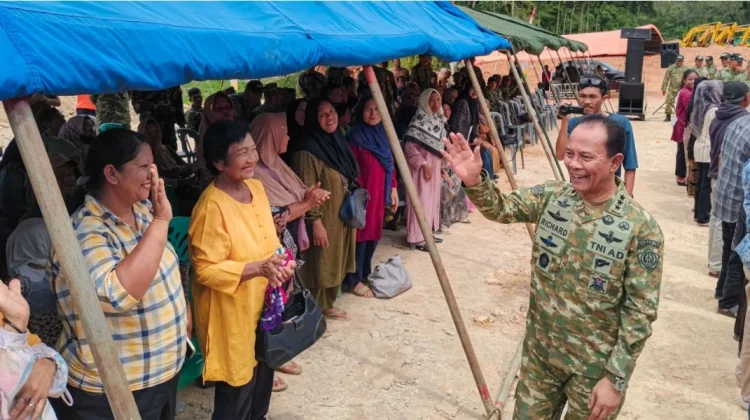 Kunjungi Huntara Tapsel, Satgas PRR Pacu Pemulihan Pascabencana
