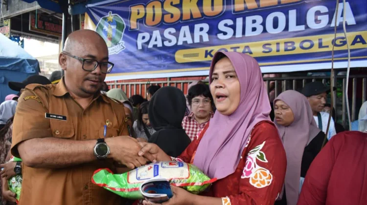 Pemkot Salurkan Beras ke Pedagang Pascakebakaran Pasar Sibolga