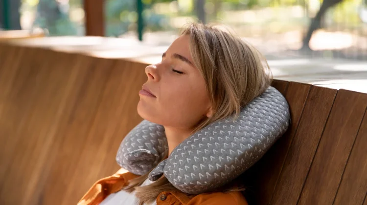 Neck Pillow Stylish Diminati Generasi Muda