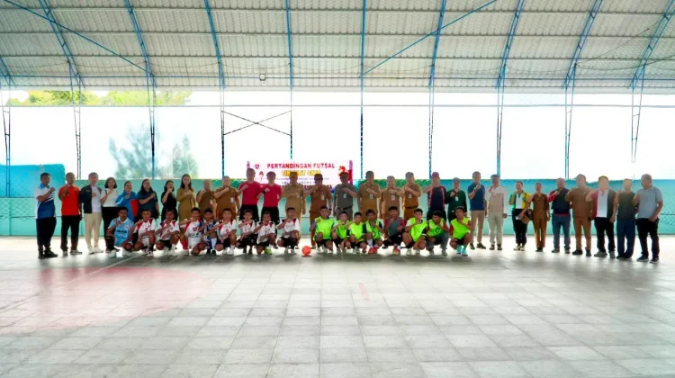 Bupati Humbahas Buka Turnamen Futsal Antar SMP
