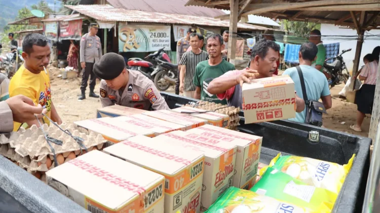Polres Tapteng Salurkan Pangan untuk Korban Bencana Hutanabolon