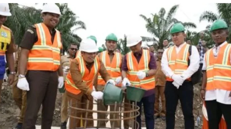 Bupati Palas Letakkan Batu Pertama Pembangunan Jembatan di Sosa Julu