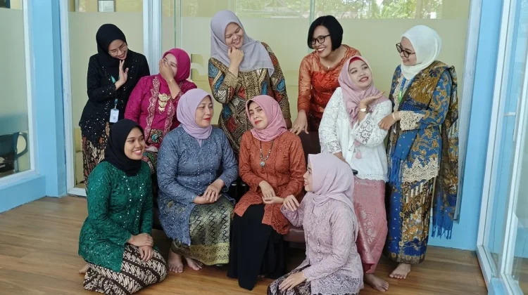 Meningkatkan Kecintaan Generasi Muda pada Kebaya