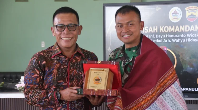 Bupati Masinton Apresiasi Kontribusi Letkol Bayu untuk Tapteng