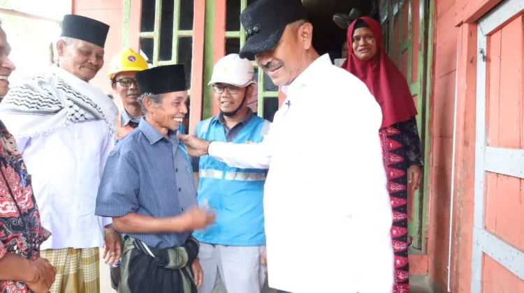 Listrik PLN Masuk Desa Patialo, Kab. Mandina, Warga Tak Lagi Andalkan Kincir Air