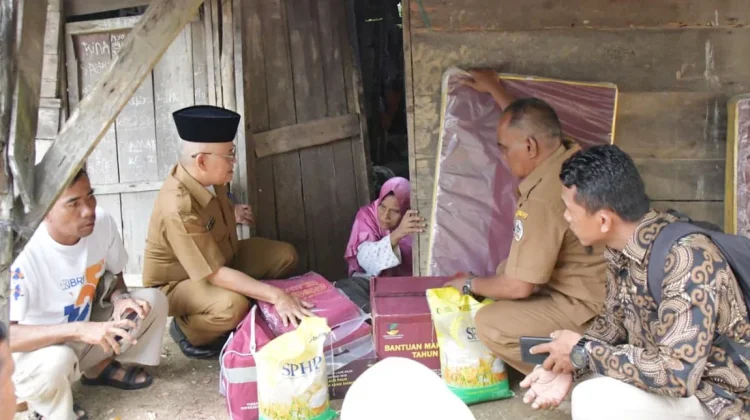 Pemkab Tapanuli Tengah Salurkan Bantuan untuk Warga Penyandang Disabilitas