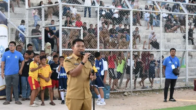 Wali Kota Sibolga Resmi Buka Piala Soeratin U-13 dan U-15 Tahun 2026