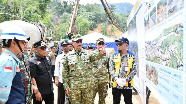 Bupati Tapteng Dampingi Tim Supervisi Pusat Tinjau Penanganan Pascabencana