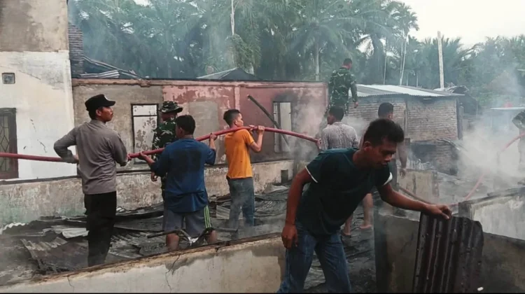 Ditinggal Beribadah Gereja, Empat Rumah di Sirandorung Terbakar
