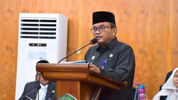 Wali Kota Padangsidimpuan Sampaikan Jawaban atas Empat Ranperda