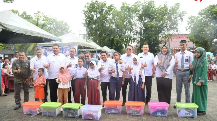 Pemko Sibolga Salurkan 2.802 Paket School Kit BNPB untuk Pelajar Terdampak
