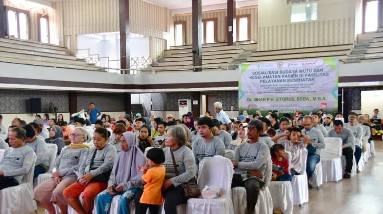 Bupati Tapteng dan Anggota Komisi IX DPR Sosialisasi Keselamatan Pasien