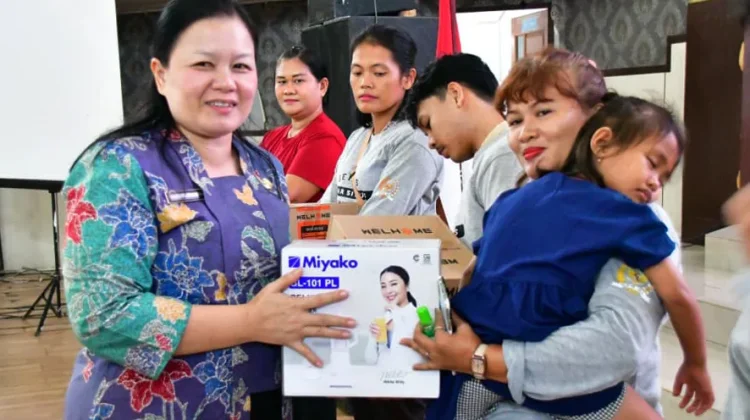 Bupati Tapteng dan Anggota Komisi IX DPR Sosialisasi Keselamatan Pasien