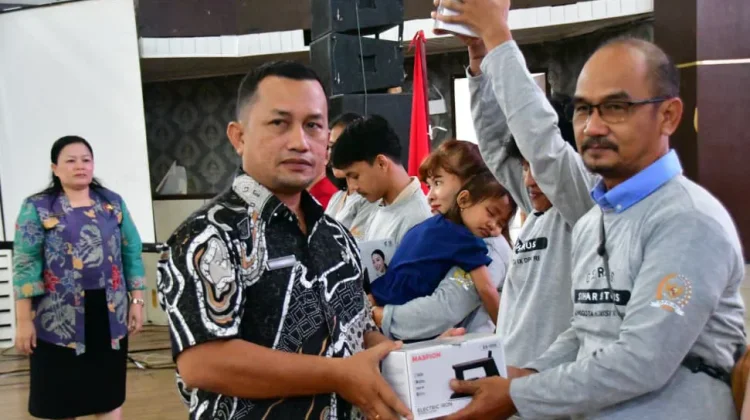 Bupati Tapteng dan Anggota Komisi IX DPR Sosialisasi Keselamatan Pasien