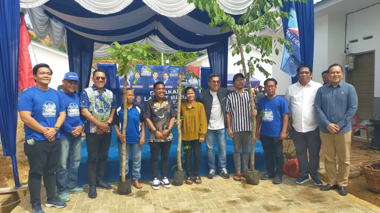 Partai Demokrat Laksanakan Gerakan Langit Biru di Lokasi Huntap