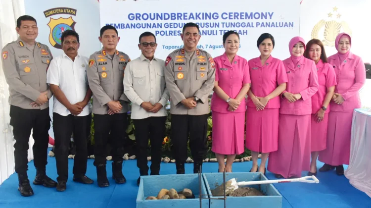 Masinton Mahmud Hadiri Groundbreaking Masjid Al Munawar dan Rusun Polres Tapteng