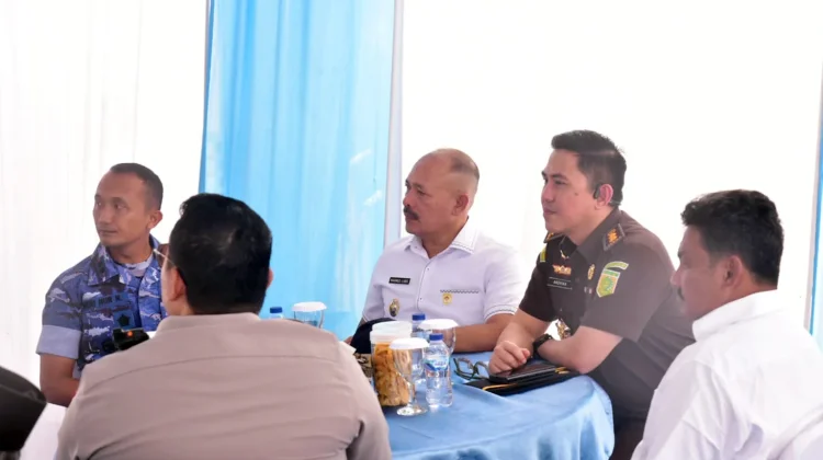 Masinton Mahmud Hadiri Groundbreaking Masjid Al Munawar dan Rusun Polres Tapteng
