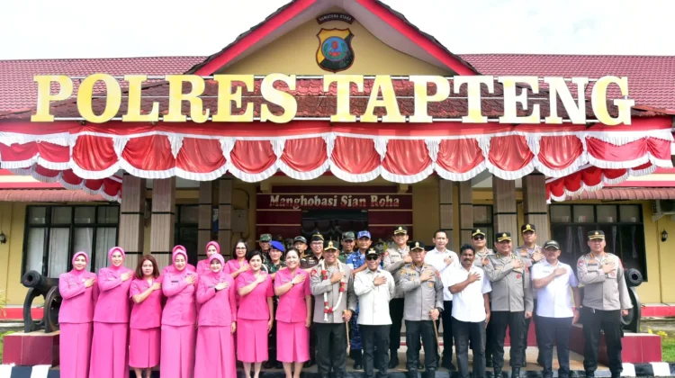 Masinton Mahmud Hadiri Groundbreaking Masjid Al Munawar dan Rusun Polres Tapteng