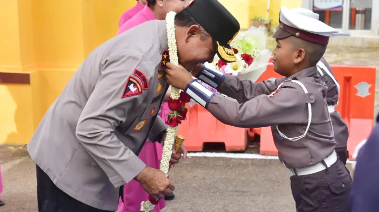 Masinton Mahmud Hadiri Groundbreaking Masjid Al Munawar dan Rusun Polres Tapteng
