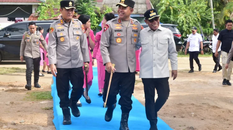 Masinton Mahmud Hadiri Groundbreaking Masjid Al Munawar dan Rusun Polres Tapteng