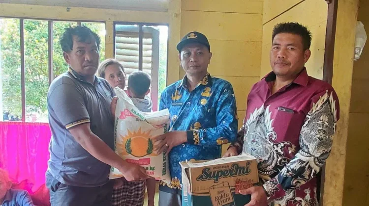 Pemkab Humbahas Salurkan Bantuan Bagi Korban Kebakaran di Parlilitan