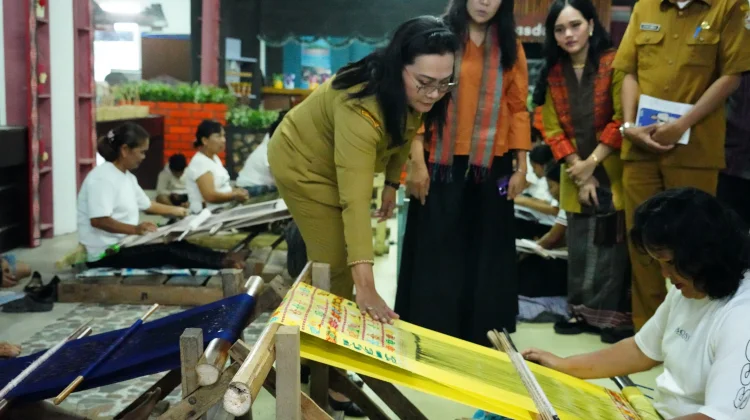 Inovasi ECO-Ulos Pemkab Taput: Limbah Pertanian Jadi Wastra Berkelanjutan
