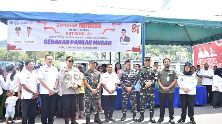 Semarak HUT ke-81 RI, Wali Kota Sibolga Hadiri Gerakan Pangan Murah