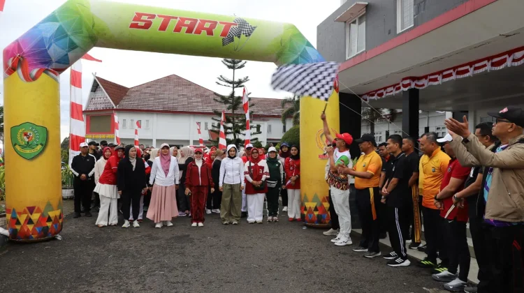 Memeriahkan Hari Ulang Tahun (HUT) RI ke-81 : Bupati Tapsel Lepas Peserta Tapsel Bangki
