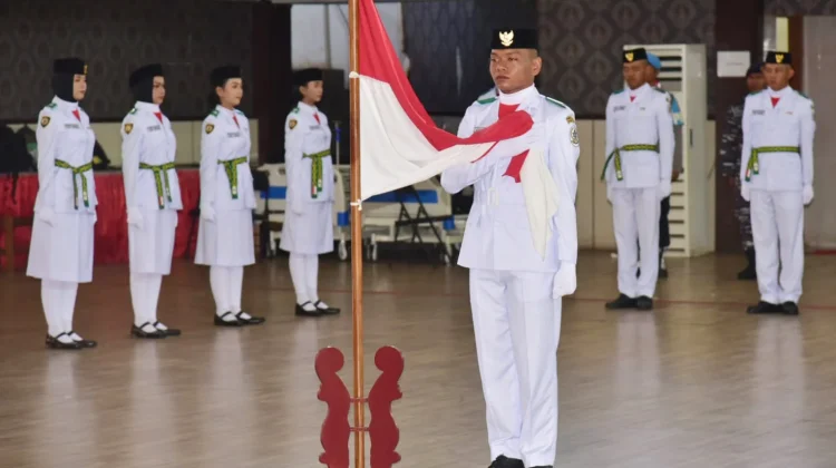 Wakil Bupati Tapteng Kukuhkan 35 Anggota Paskibraka Tahun 2026