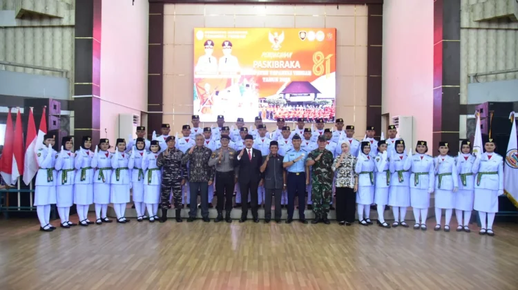 Wakil Bupati Tapteng Kukuhkan 35 Anggota Paskibraka Tahun 2026