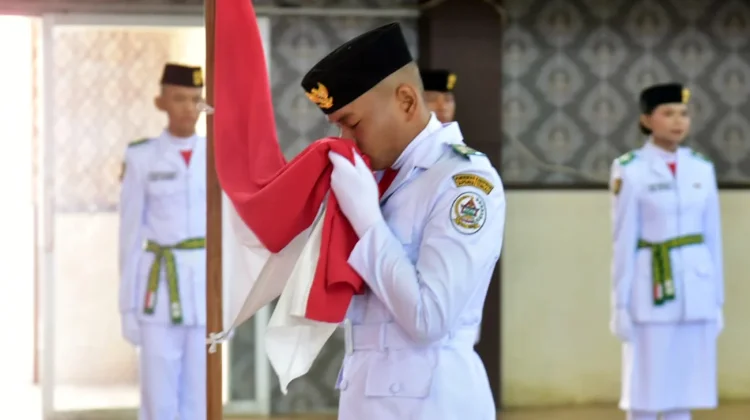 Wakil Bupati Tapteng Kukuhkan 35 Anggota Paskibraka Tahun 2026