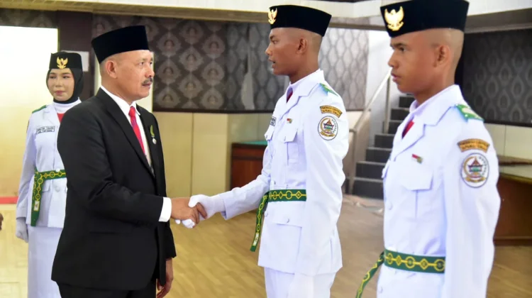 Wakil Bupati Tapteng Kukuhkan 35 Anggota Paskibraka Tahun 2026