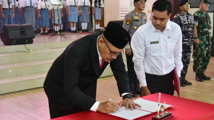 Wakil Bupati Tapteng Kukuhkan 35 Anggota Paskibraka Tahun 2026
