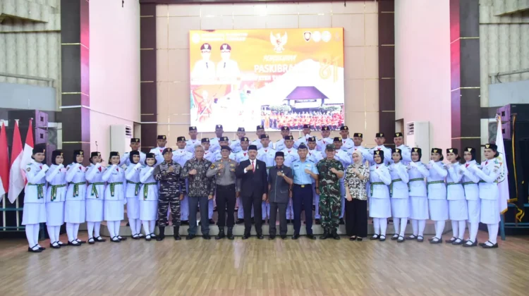 Wakil Bupati Tapteng Kukuhkan 35 Anggota Paskibraka Tahun 2026