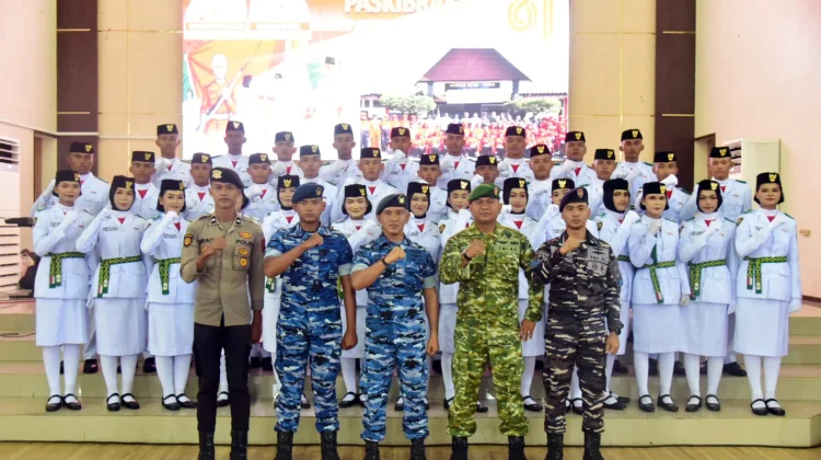 Wakil Bupati Tapteng Kukuhkan 35 Anggota Paskibraka Tahun 2026