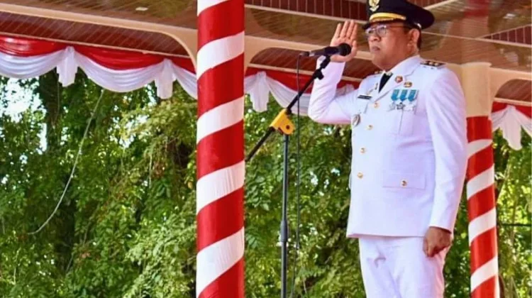 Wakil Wali Kota Sibolga Pimpin Upacara Penurunan Bendera HUT ke-81 RI