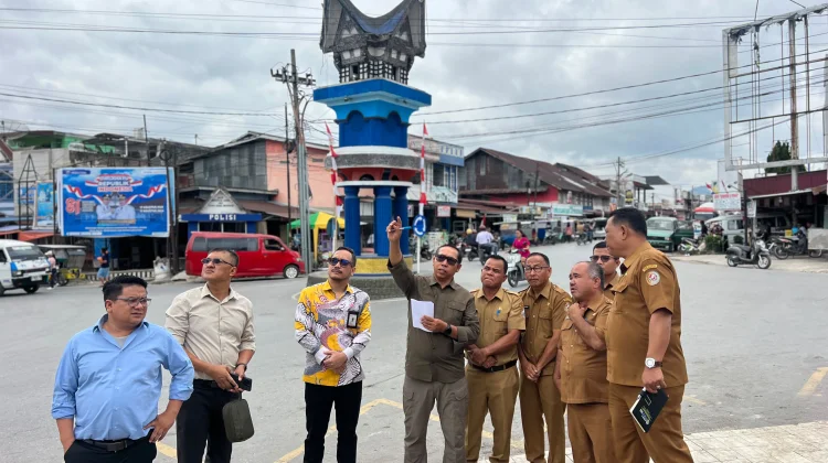 Bupati Tapanuli Utara Tinjau Taman Lonceng, Siapkan Revitalisasi dan Penataan