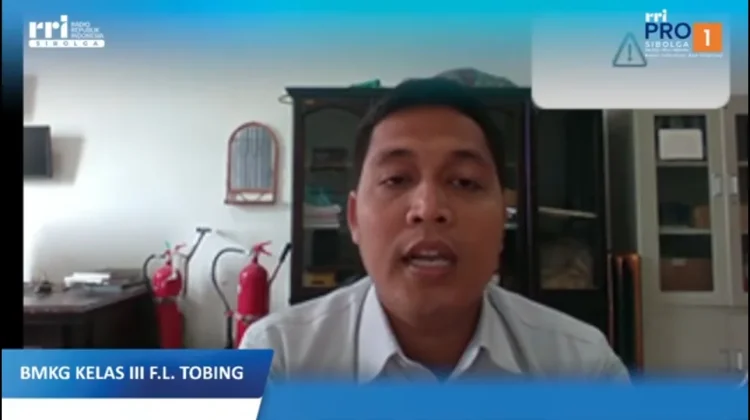 Esok Hari, BMKG Ingatkan Potensi Hujan Ringan dan Gelombang Tinggi