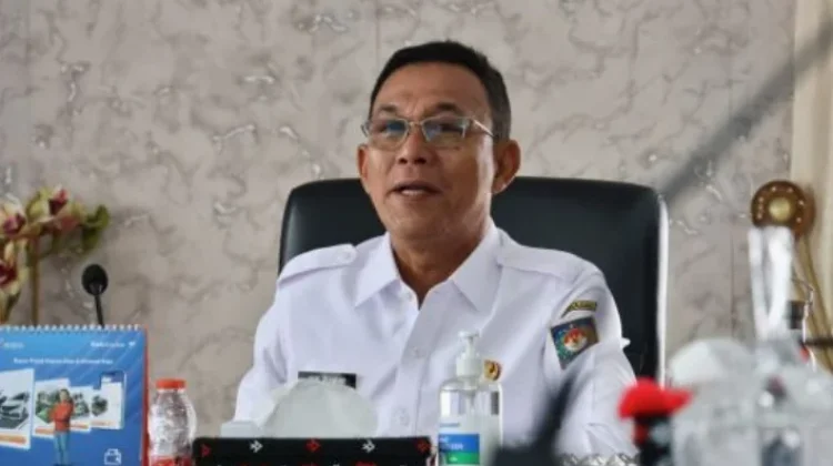 Bupati Tapsel Gagas Gerakan Budidaya Ayam Petelur Seribu Kandang