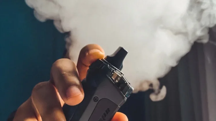 Waspada Vape, Kandungan Kimianya Bisa Mengancam Kesehatan