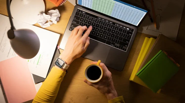 Sering Bekerja Berlebihan, Ini Cara Mengatasi Kebiasaan Workaholic
