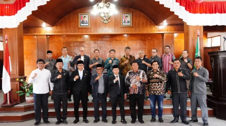 Bupati Taput Hadiri Penandatanganan Nota Kesepakatan Perubahan KUA-PPAS 2026